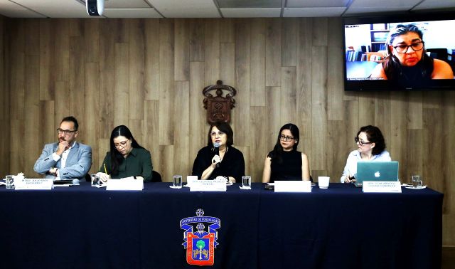 LIBERTAD DE EXPRESIÓN Y PERIODISMO EN RIESGO, ADVIERTEN ESPECIALISTAS