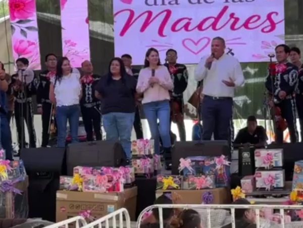 Emotivos festejos del 10 de Mayo en Valle de Chalco Solidaridad
